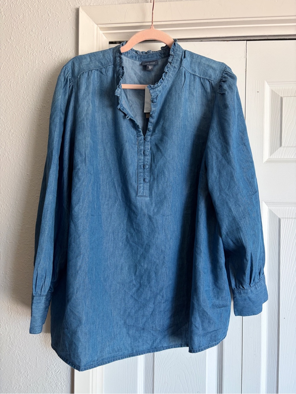 J. Jill (NWT W/ Small Flaw) Light Blue Chambray Indigo Stand Collar Top 2X - Picture 3 of 14